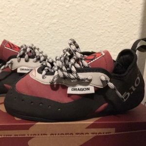 Five ten dragon climbing shoe NEW